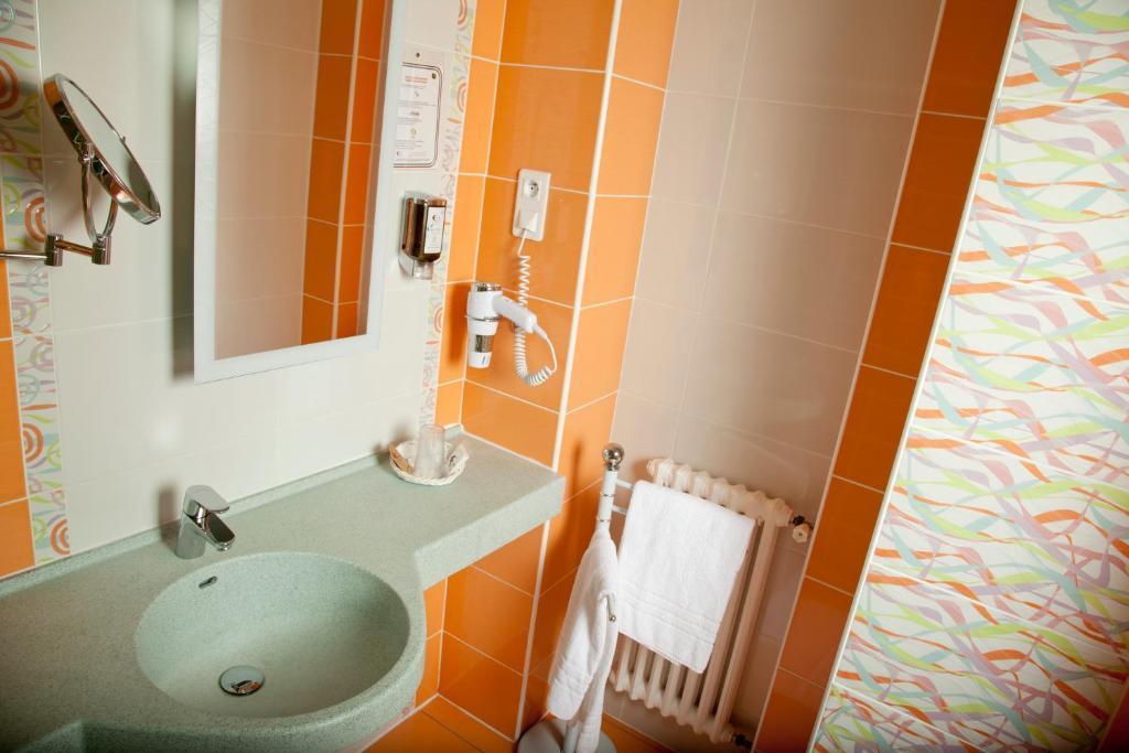 Hotel Bristol ชาลงส์-อ็อง-ชองปาญ ห้อง รูปภาพ