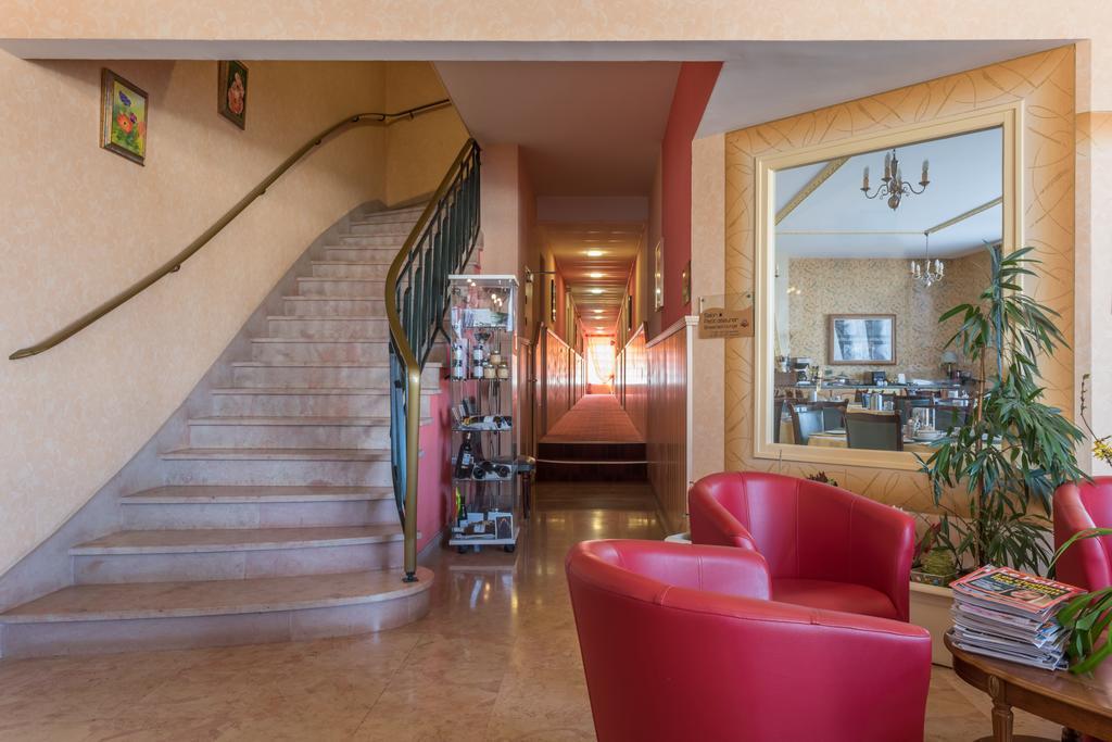 Hotel Bristol ชาลงส์-อ็อง-ชองปาญ ภายนอก รูปภาพ