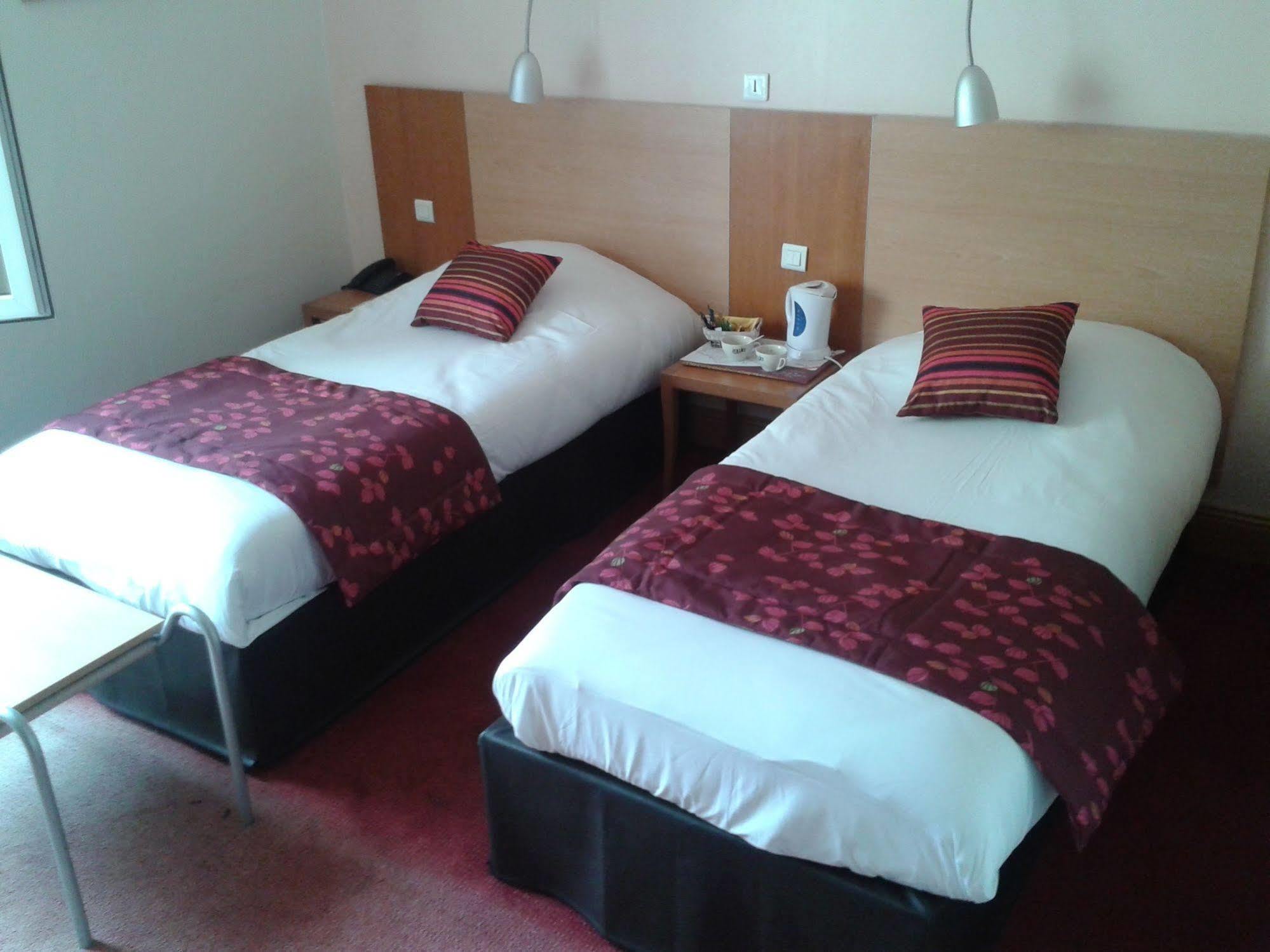Hotel Bristol ชาลงส์-อ็อง-ชองปาญ ภายนอก รูปภาพ